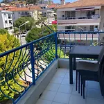 Marigold بيت شباب Çeşme